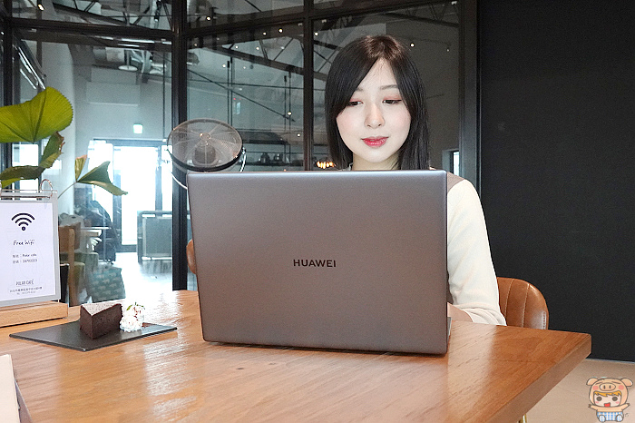 時尚美型與高效能兼俱的HUAWEI MateBook X Pro 輕薄筆電讓您工作與娛樂 